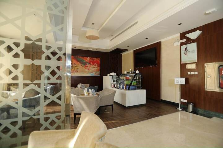 Hotel 4 of 82