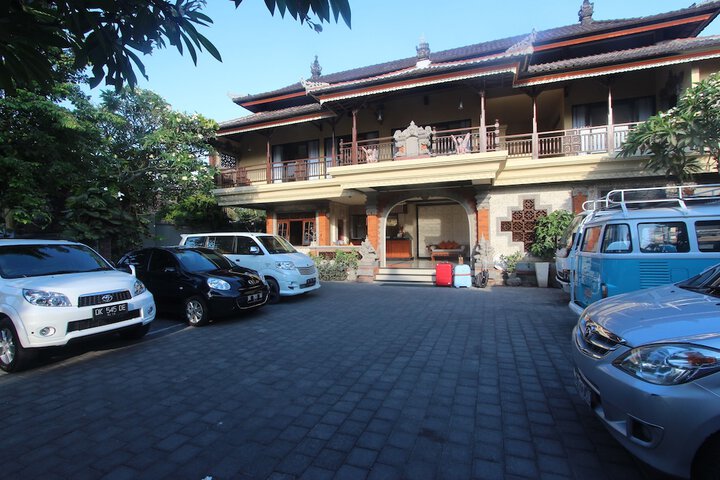 Entrance & Lobby