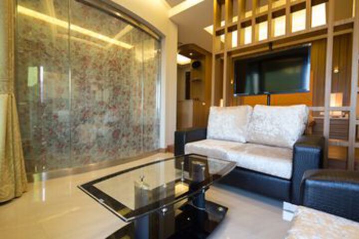 Room 35 of 79