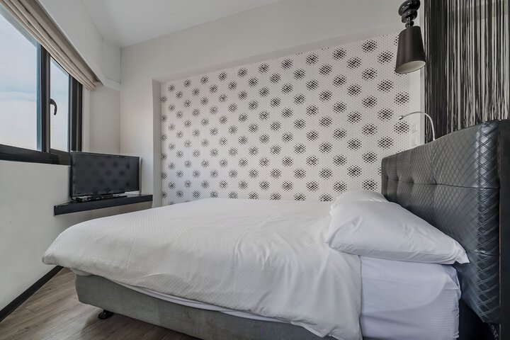Room 25 of 93