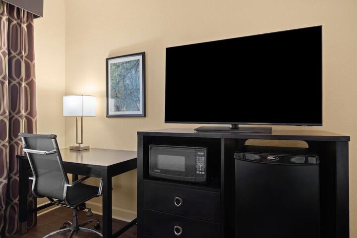 Room 8 of 43