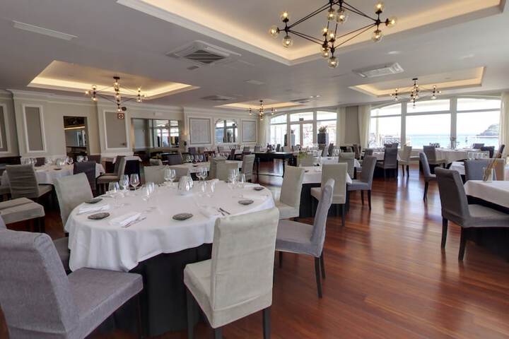 Dining 62 of 121