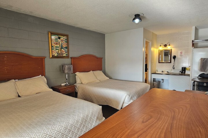 Room 12 of 30