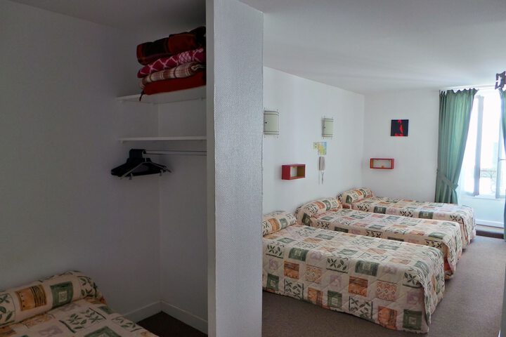 Room 13 of 35