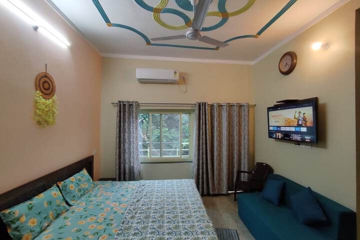 Room 4 of 17