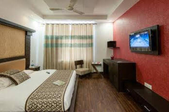 HOTEL EMPIRE GRAND