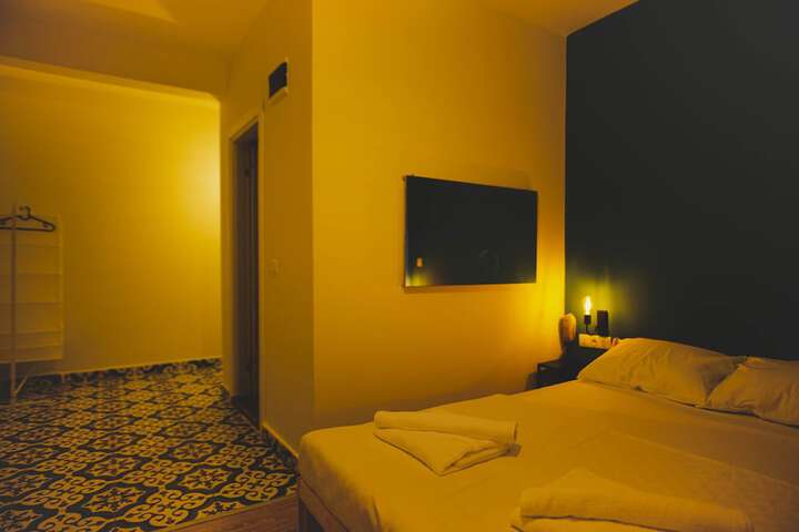Room 16 of 135