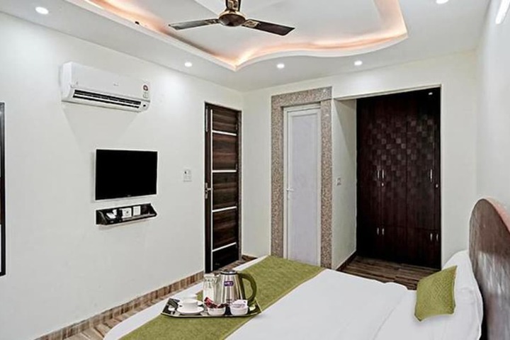 Room 9 of 24