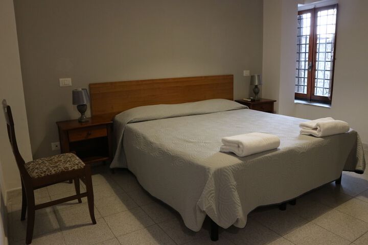 Room 13 of 90