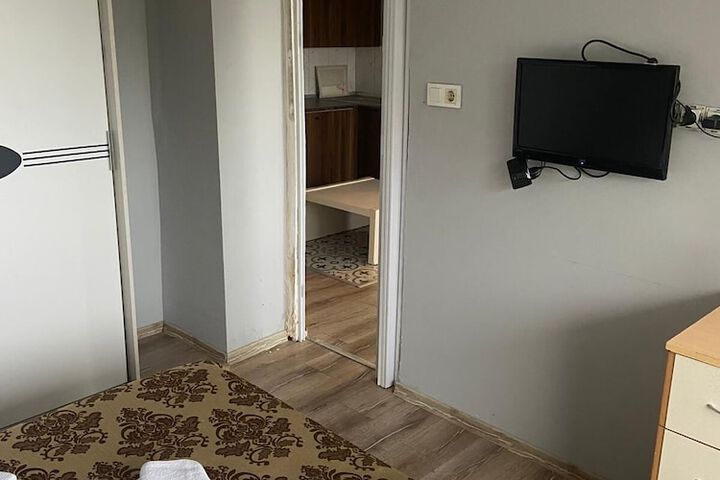 Room 13 of 48