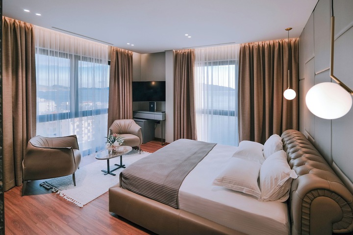 Room 19 of 48
