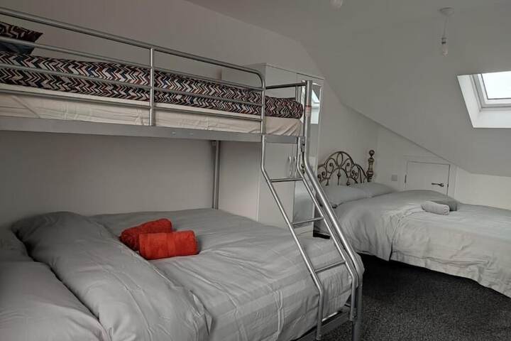 Room 8 of 14