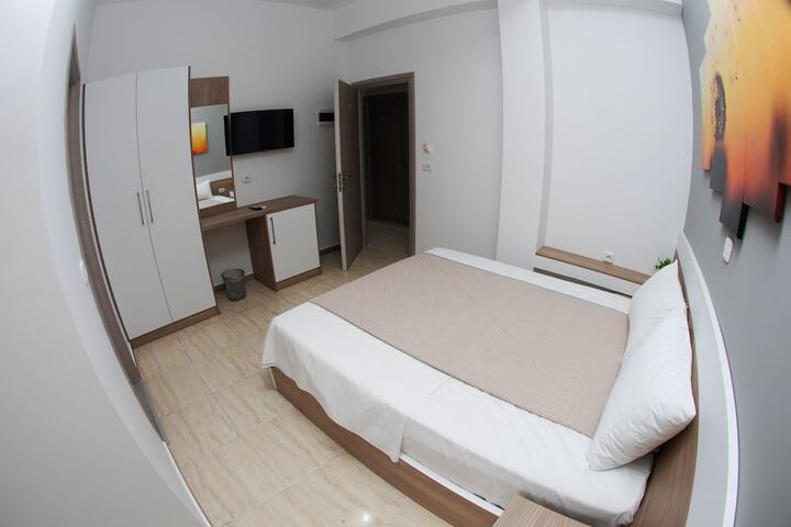 Room 5 of 38