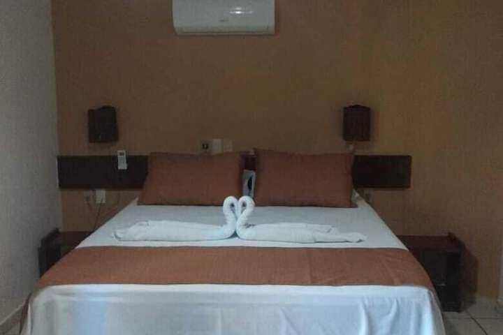 Room 10 of 17