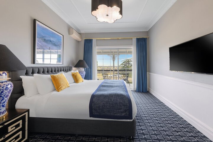 Room 22 of 104