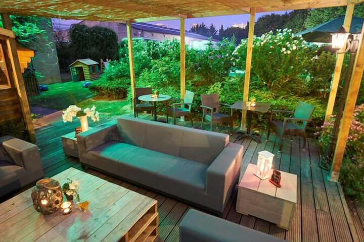 Children's play area - outdoor