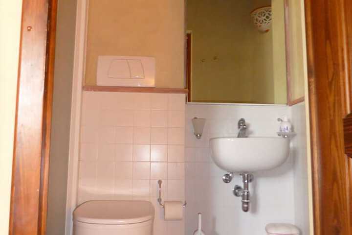 Room 33 of 57
