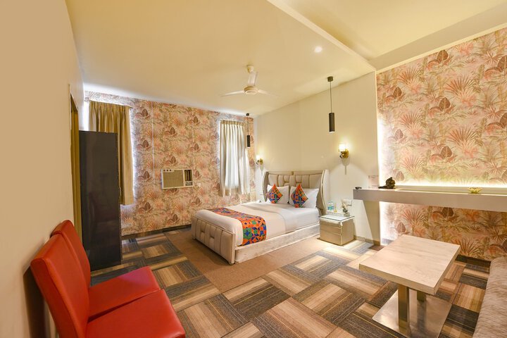 Room 9 of 27