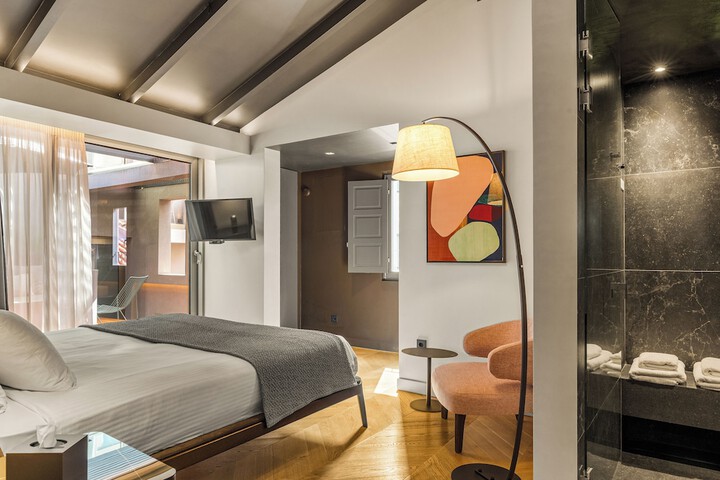 Room 34 of 80