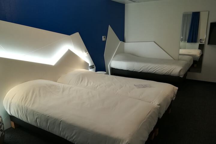Room 17 of 45