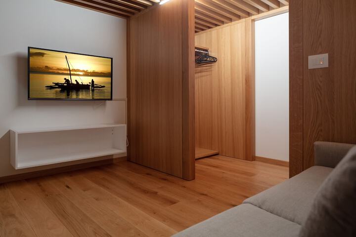 Room 26 of 77