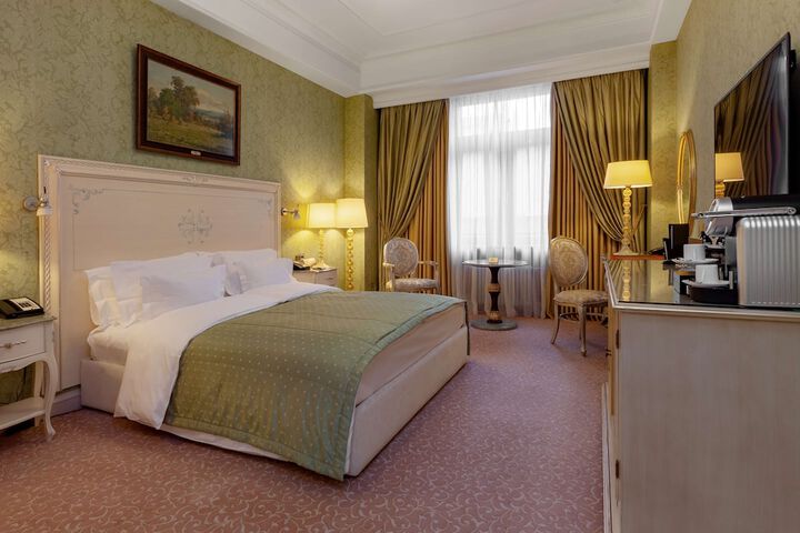 Room 42 of 339