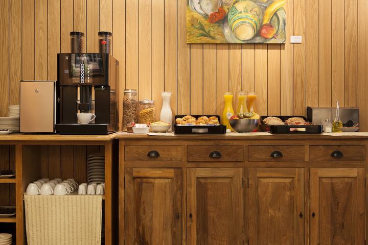 Breakfast area