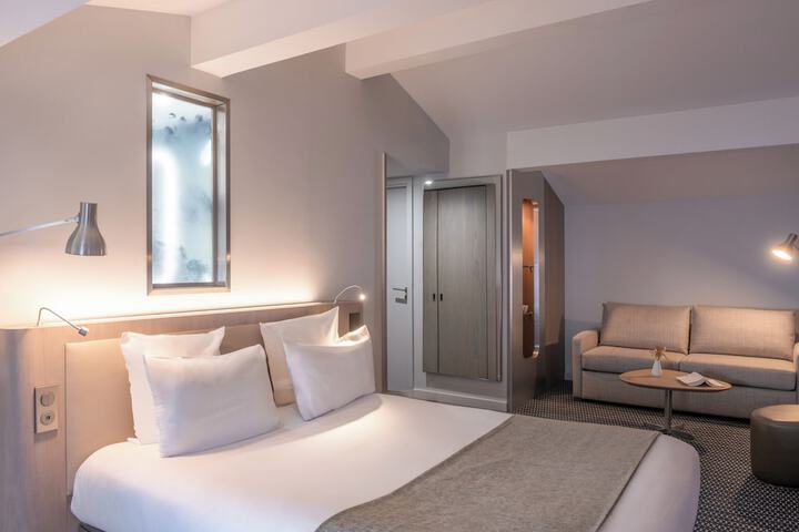 Room 46 of 80
