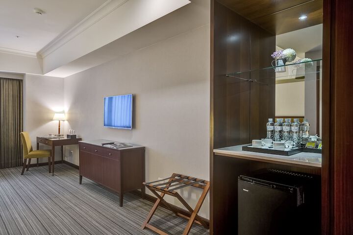 Room 13 of 92
