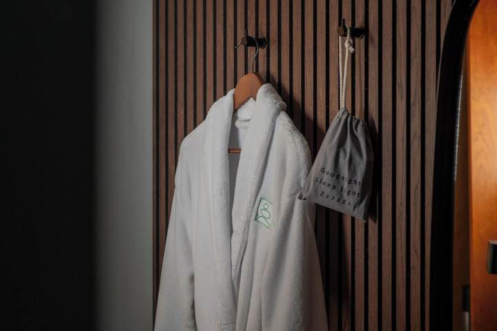 Room 4 of 52