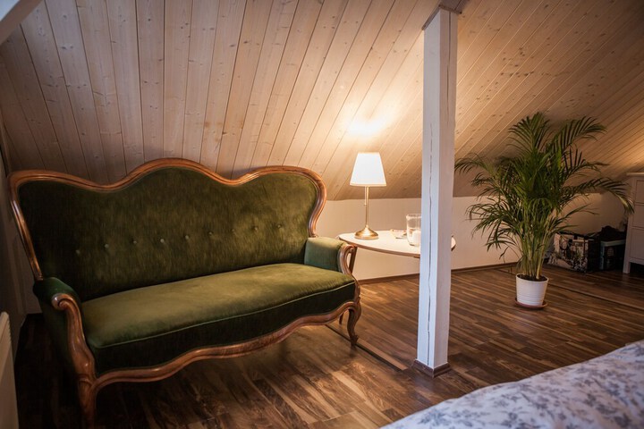 Room 15 of 60