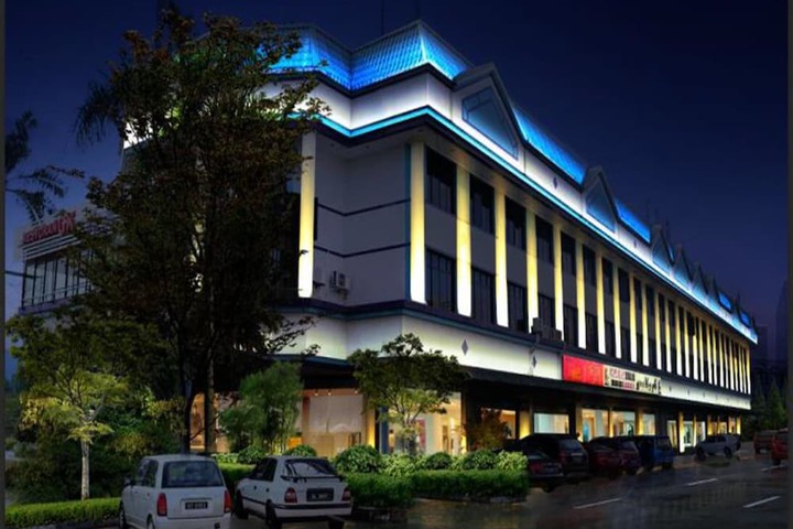 Photo of Grand City Hotel