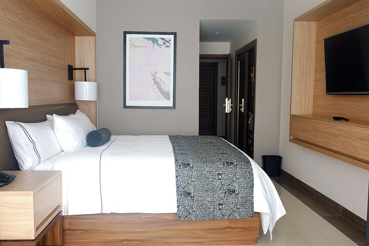 Room 13 of 79