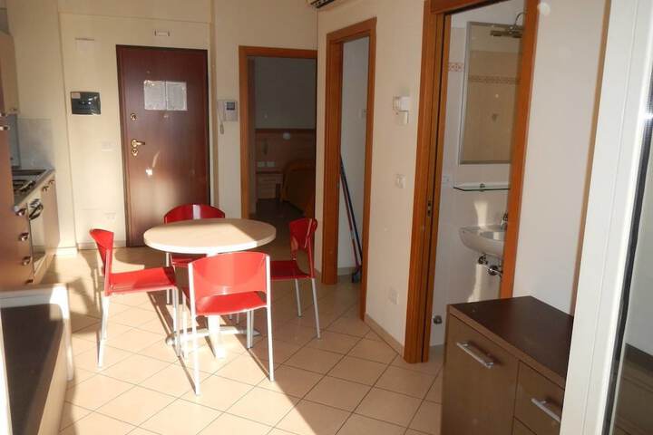 Room 7 of 9