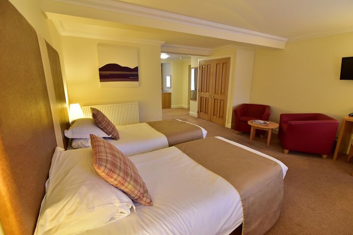 Room 16 of 100