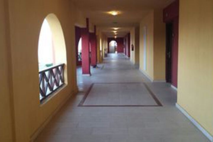 Ballroom/Hall 28 of 66