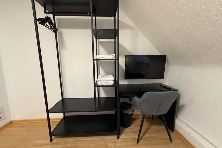 Room 13 of 21