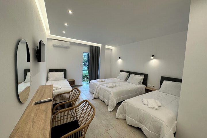 Room 2 of 42