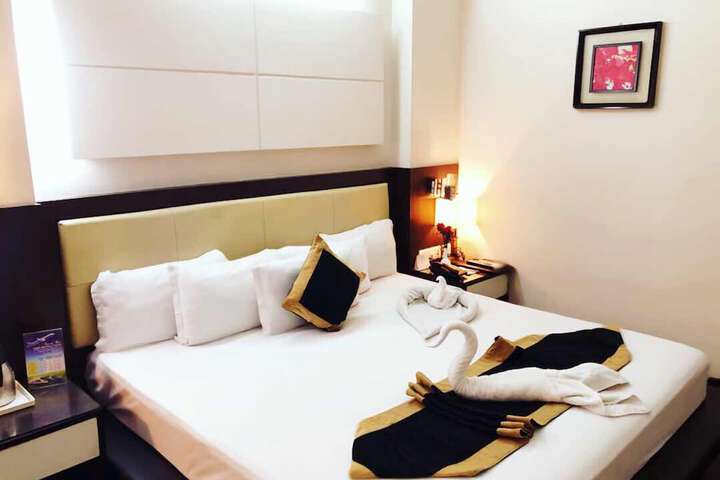 Room 27 of 52