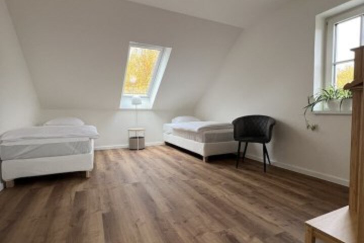 Room 28 of 74