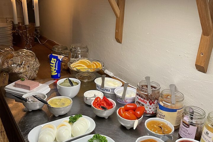 Dining 18 of 24