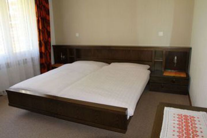 Room 14 of 53
