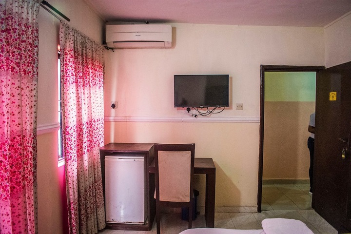 Room 27 of 50