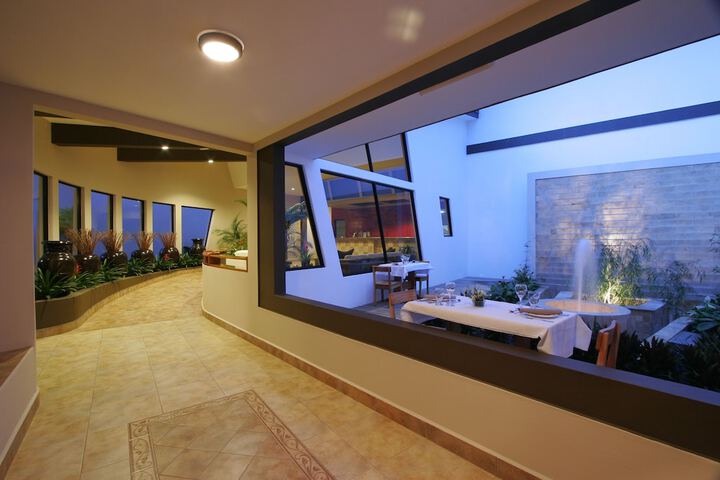 Ballroom/Hall 59 of 72