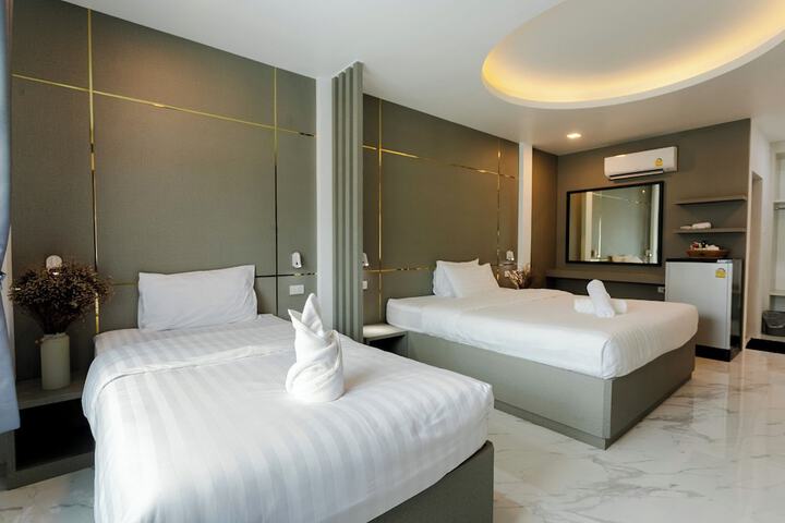 Room 40 of 154