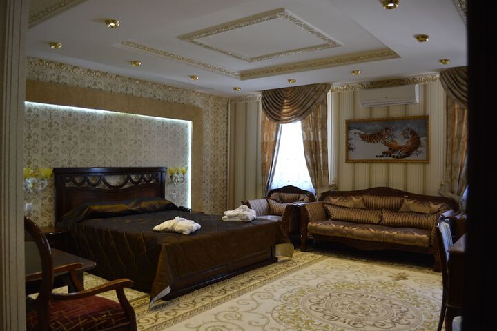 Room 10 of 39