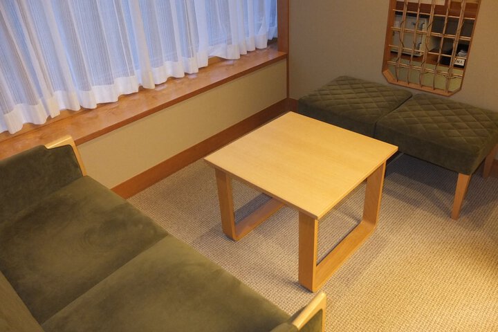 Room 25 of 77