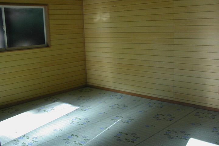 Room 3 of 14