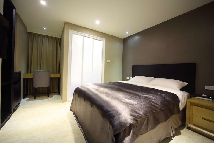 Room 7 of 29
