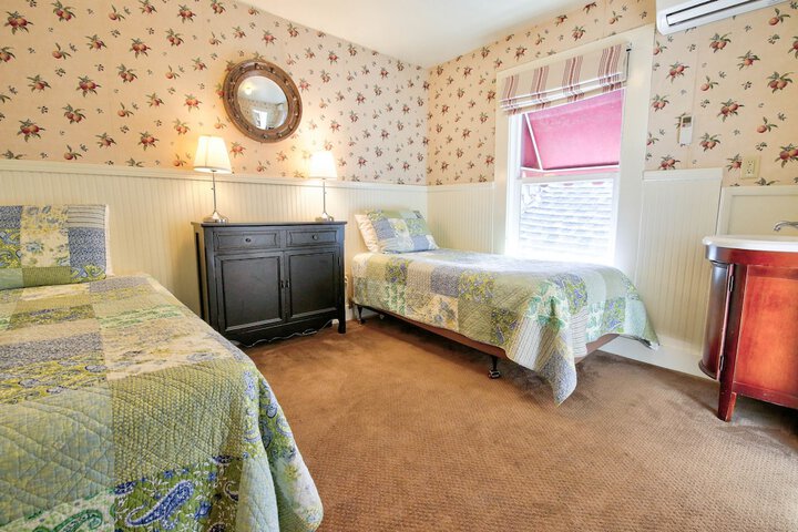 Room 18 of 42
